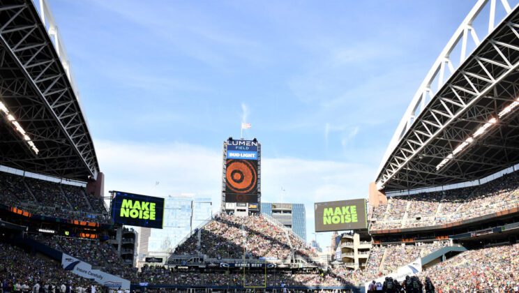 Seahawks-Falcons sport suspended after drone noticed flying close to Lumen Discipline 17 Seahawks-Falcons sport suspended after drone noticed flying close to Lumen Discipline