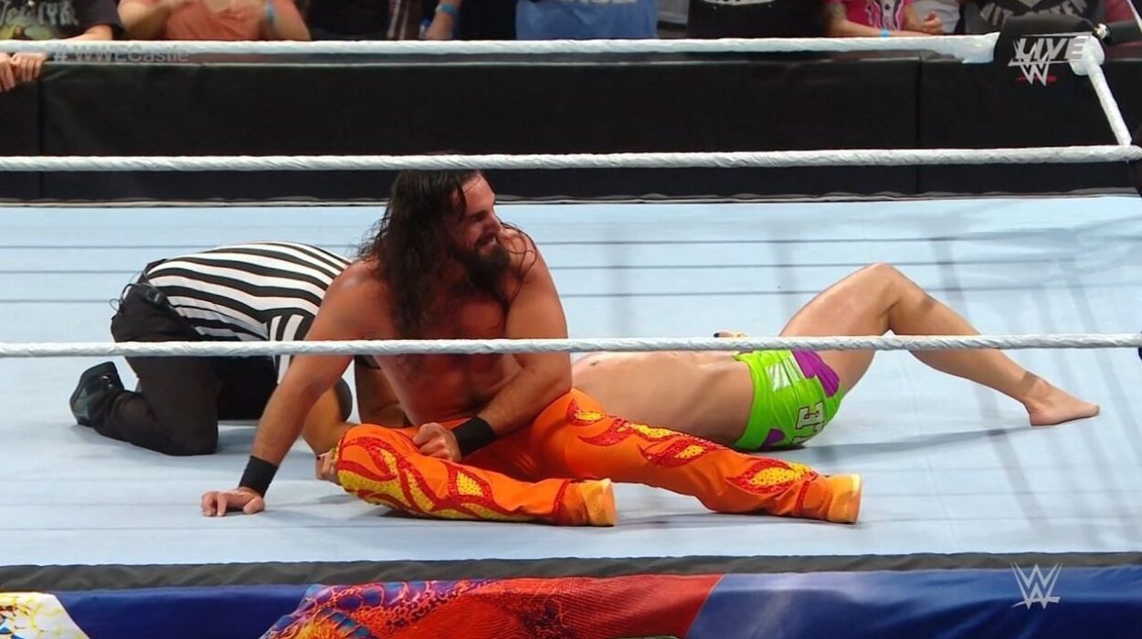 WWE Clash at the Castle में सैथ रॉलिंस ने शानदार मुकाबले में रिडल को हराया